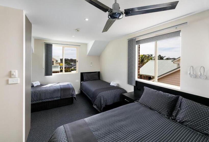 דירת חדר, Dolphin Shores