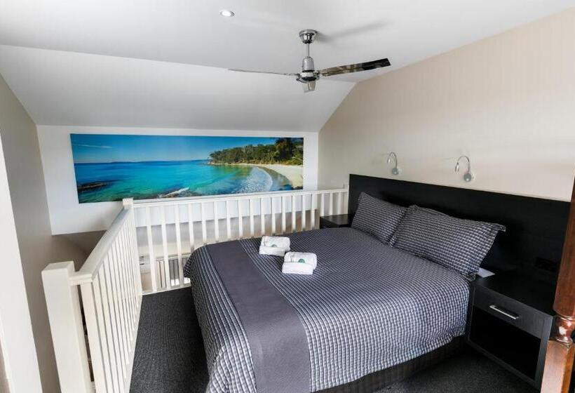 דירת חדר, Dolphin Shores