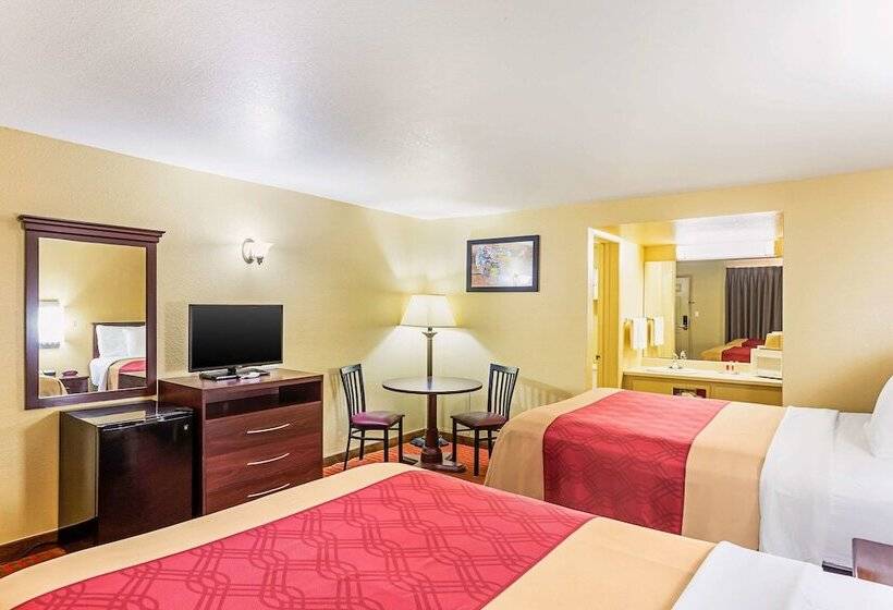 غرفه قياسيه سريرين مزدوجين, Econo Lodge Mcalester