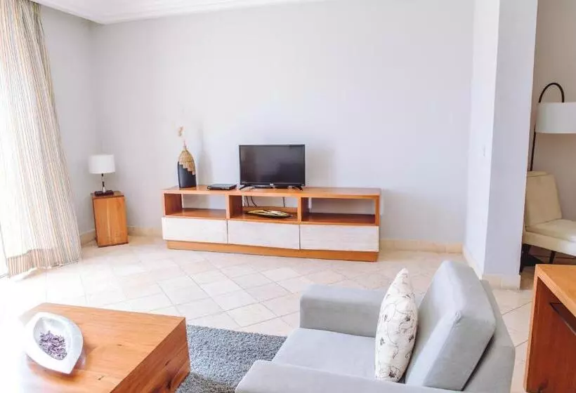 استودیوی استاندارد, Fishing Lodge Cap Cana