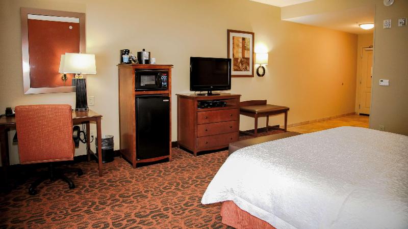 带大床的标准间, Hampton Inn Matamoras/milford