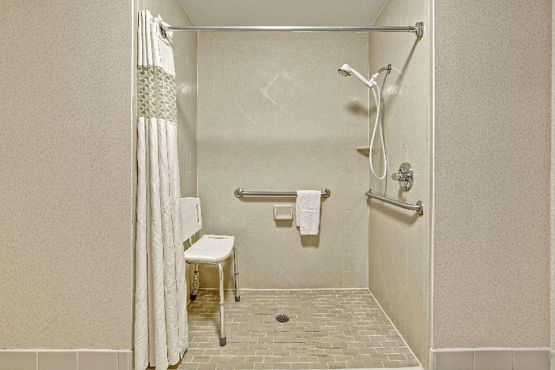 스탠다드 룸 퀸사이즈 침대, Hampton Inn Quincy