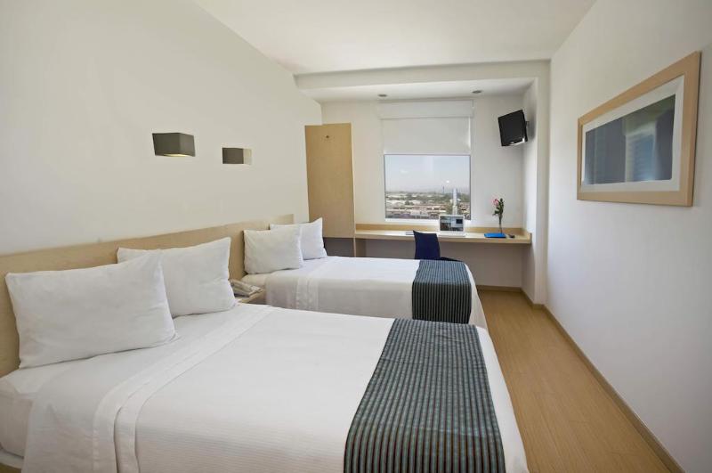 غرفة قياسية سرير كينج, Hampton Inn Quincy