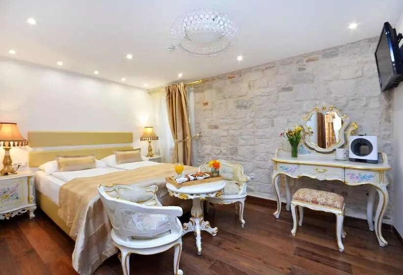 Standardrum, Jupiter Luxury