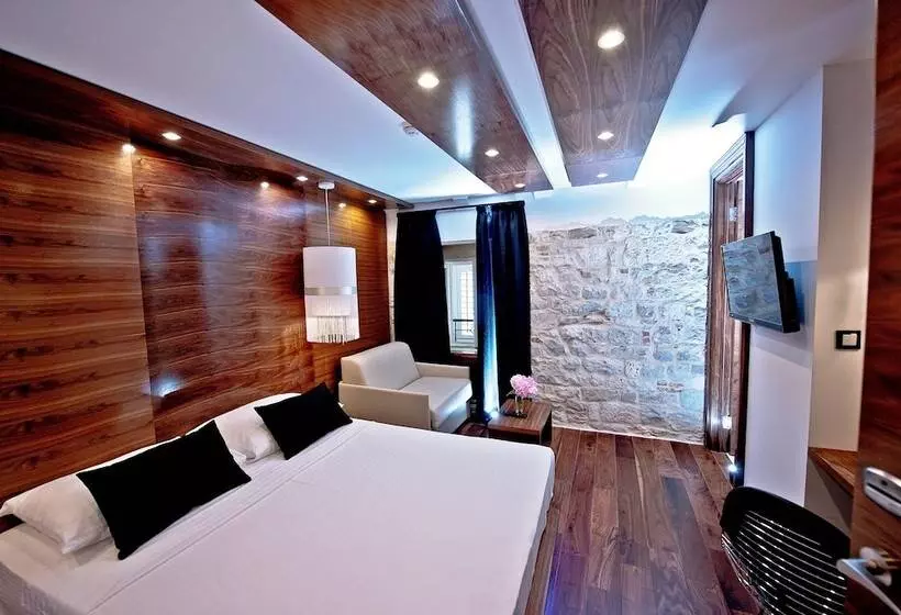 Fyrbädds Deluxerum, Jupiter Luxury
