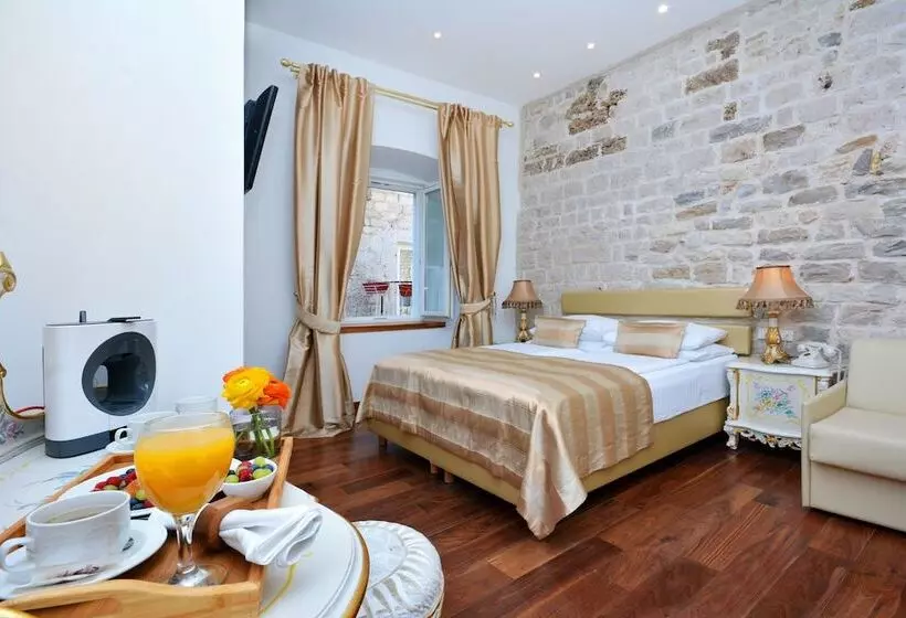 Fyrbädds Deluxerum, Jupiter Luxury
