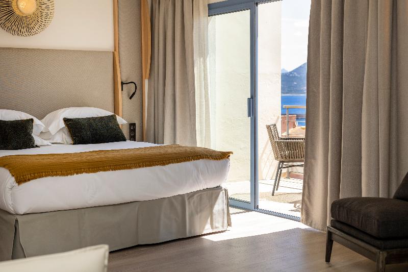 سوییت جونیور با چشمانداز دریا, L'acquale