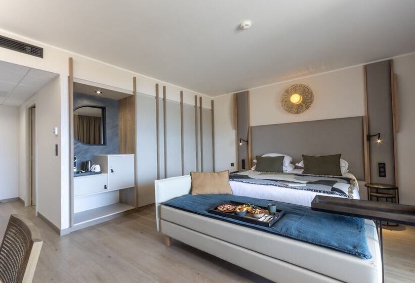 سوئیت با چشمانداز دریا و هیدروماساژ, L'acquale