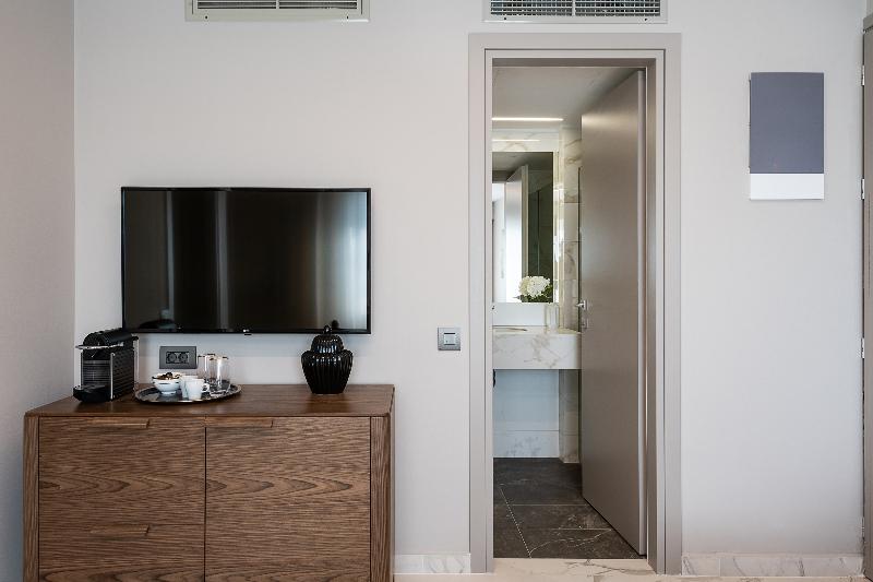 套房配有游泳池, Porto Platanias Beach Luxury Selection - Adults Only