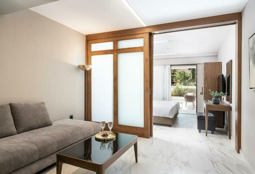 套房配有游泳池, Porto Platanias Beach Luxury Selection - Adults Only