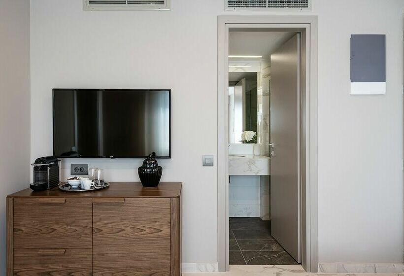 套房配有游泳池, Porto Platanias Beach Luxury Selection - Adults Only