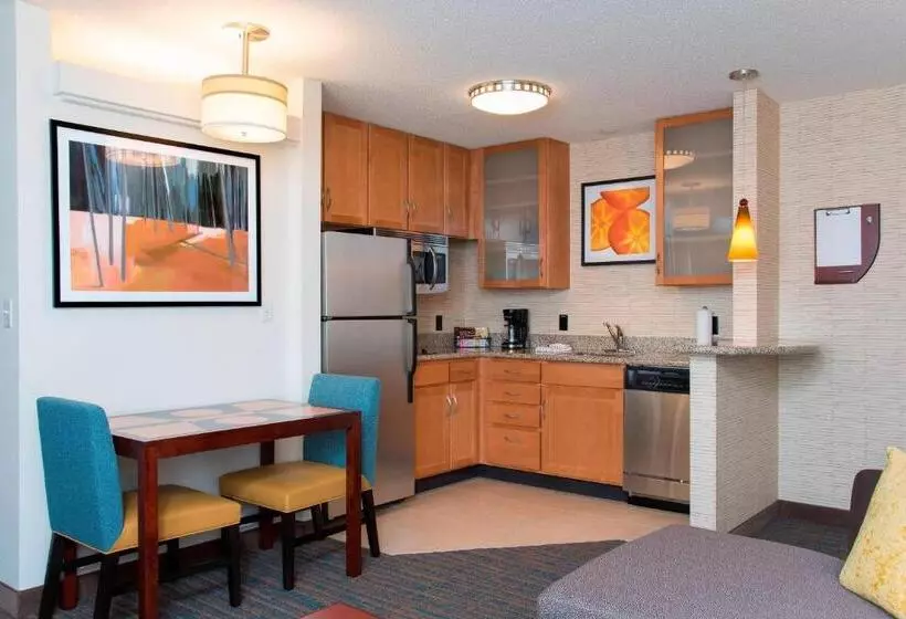 キングサイドベッドのスタンダードワンルーム, Residence Inn Toledo Maumee