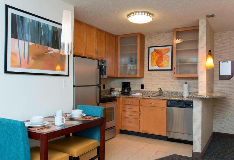 سوئیت با تخت بزرگ, Residence Inn Toledo Maumee