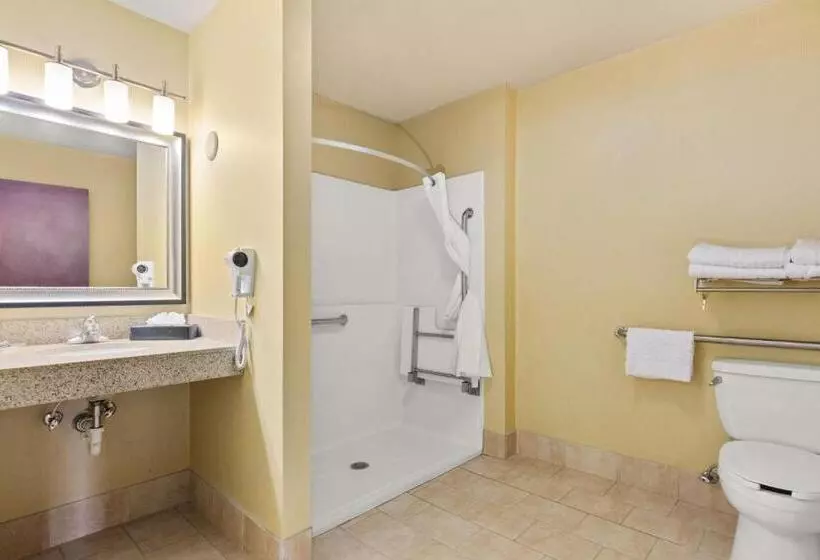 身障者適用スタンダードルーム, Surestay Plus Hotel By Best Western Portland Route 52 West