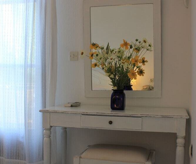 اتاق استاندارد سه نفره, Swiss Home