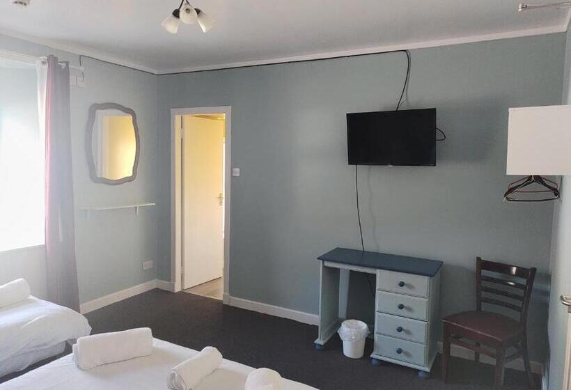 패밀리 룸, The Bridge Inn