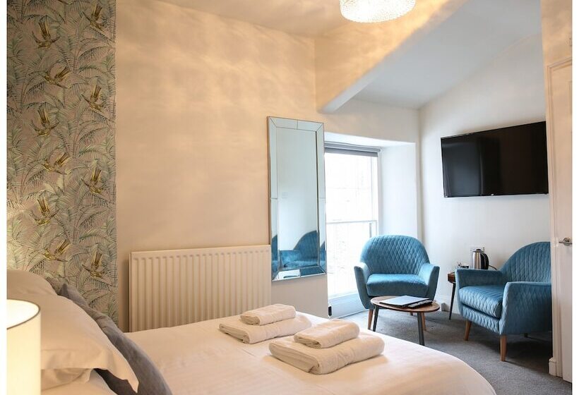 スーペリアールーム, Latimer House