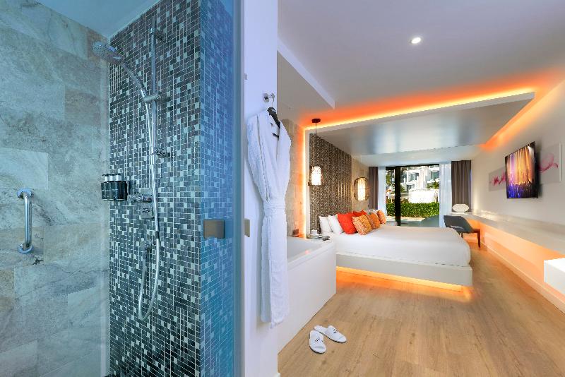 Студия Стандарт, Hard Rock Hotel Ibiza