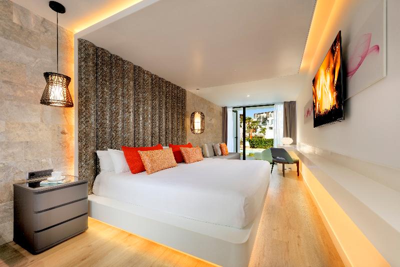 스탠다드 스튜디오, The Site Hotel Ibiza