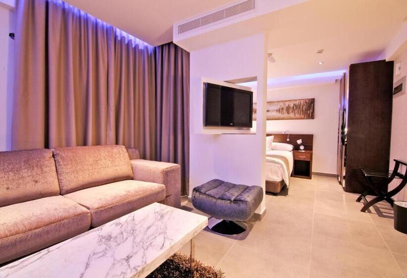 سوییت لوکس, Achilleos City