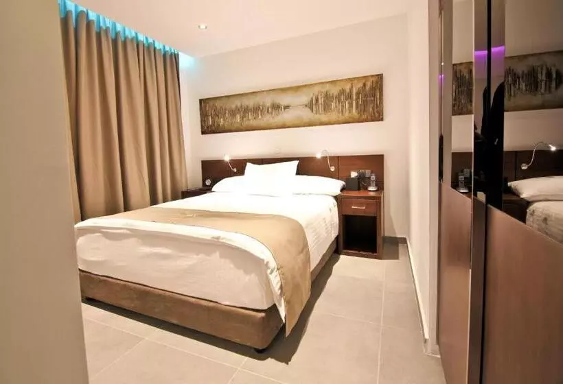 Economy Room