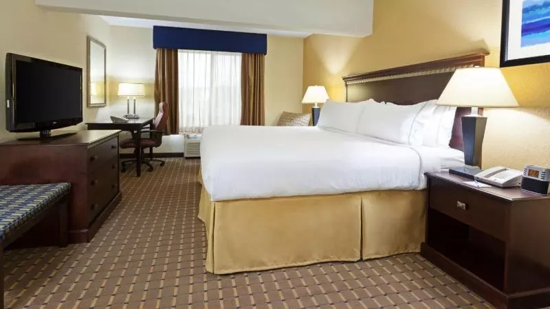 キングサイズベッドのスイートルーム, Holiday Inn Express & Suites   Smithfield/selma, An Ihg