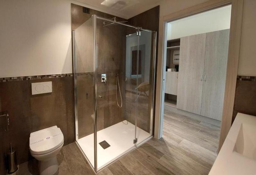 Полулюкс Повышенной Комфортности, Italia