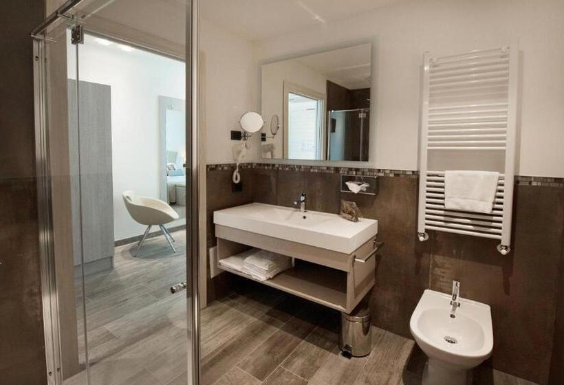 Полулюкс Повышенной Комфортности, Italia