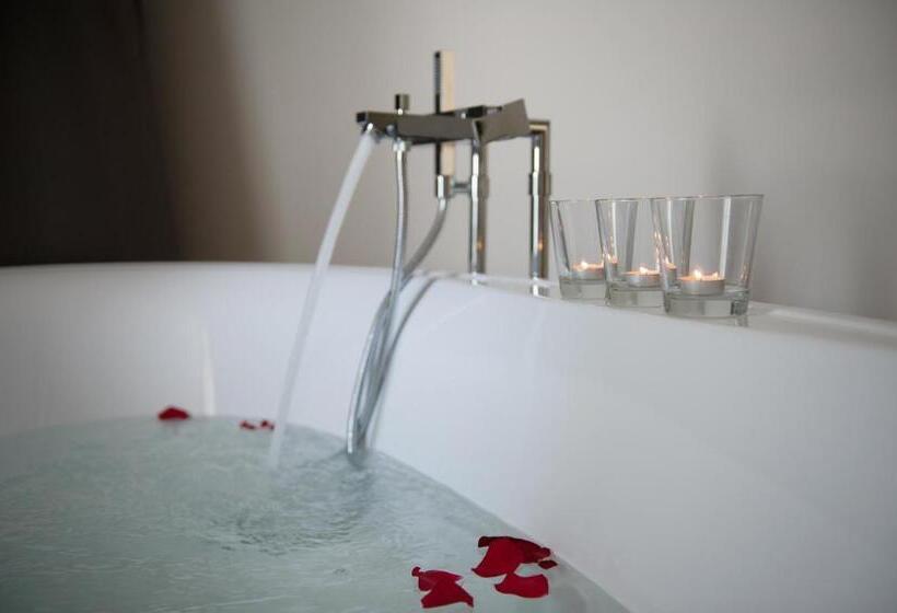 Люкс Повышенной Комфортности, Italia