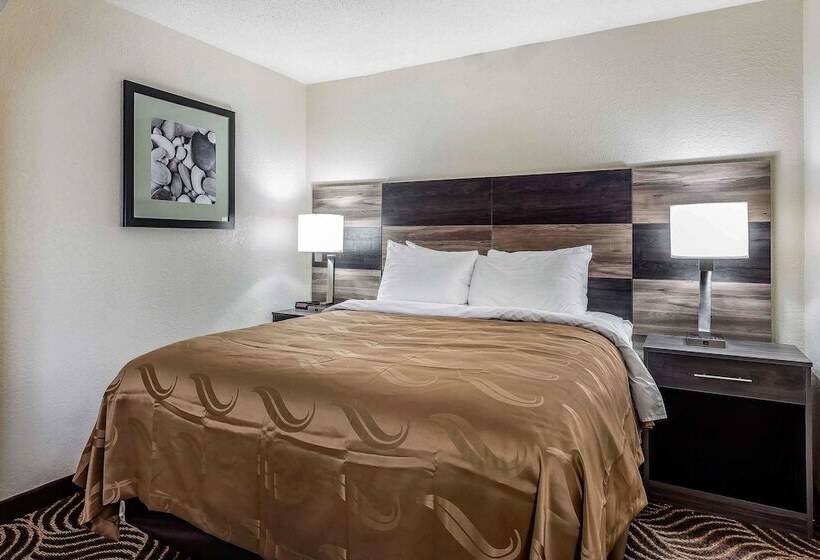 جناح, Quality Inn & Suites