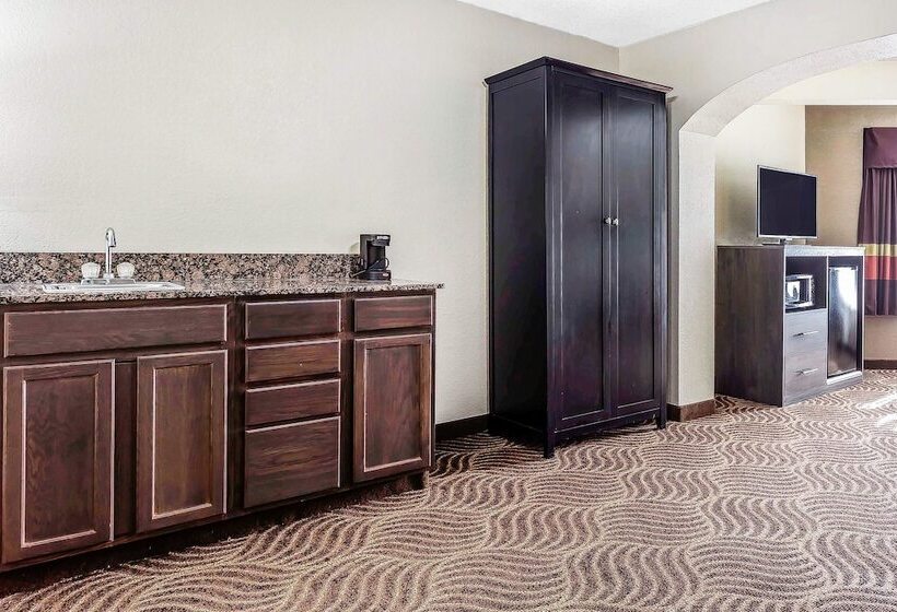 Люкс, Quality Inn & Suites