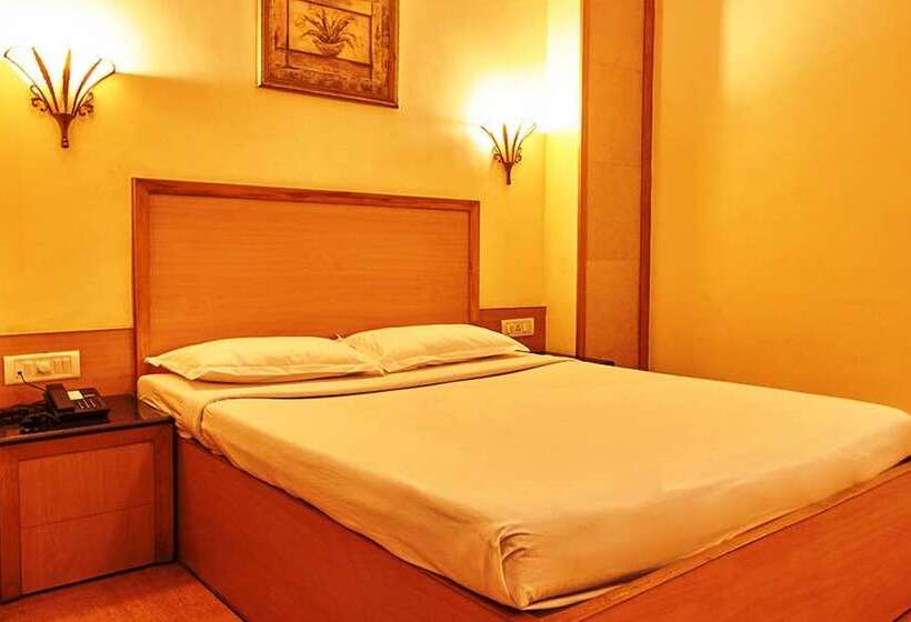 Номер Deluxe, Roopa