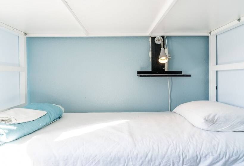 Bed in Shared Room with Shared Bathroom, Samesun Venice Beach Hotel & Hostel