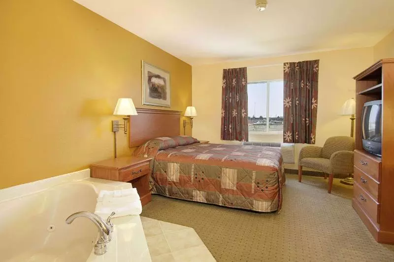 スタンダードルーム, Super 8 By Wyndham Topeka At Forbes Landing