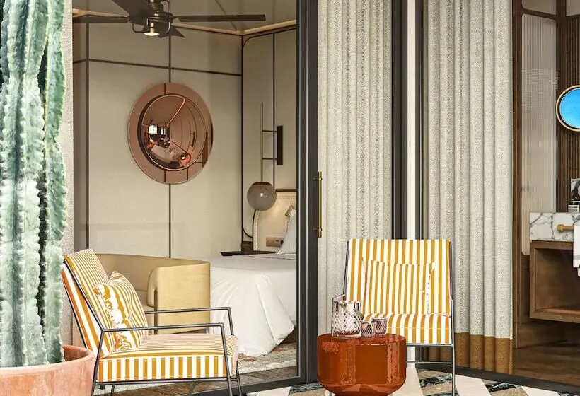 Juniorsviitti, BLESS Ibiza The Site