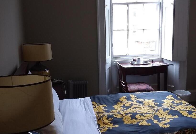 Номер Стандарт, Ivy Braveheart Guest House