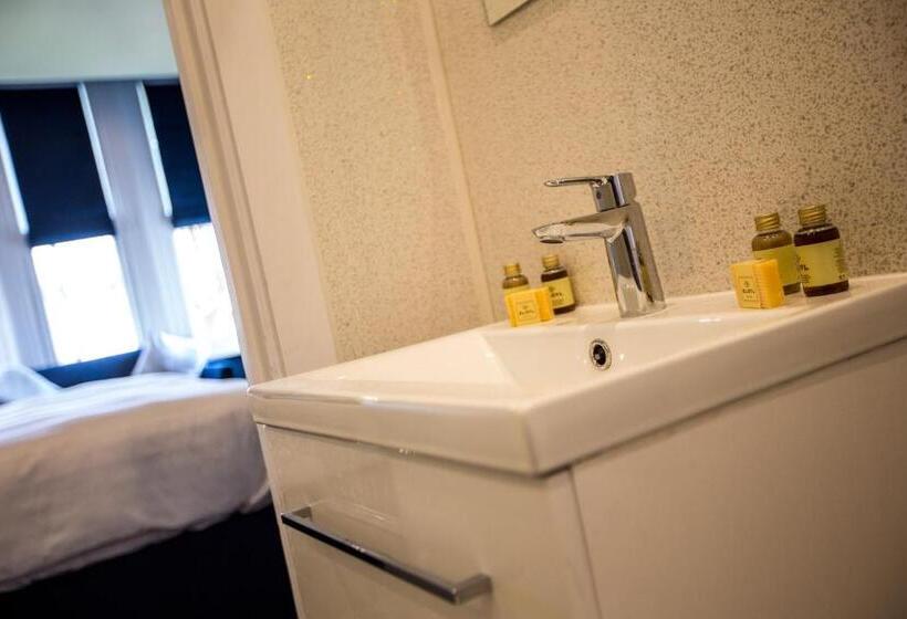 エクゼクティブルーム, No5 Durley Road Contemporary Serviced Rooms And Suites No Food Available