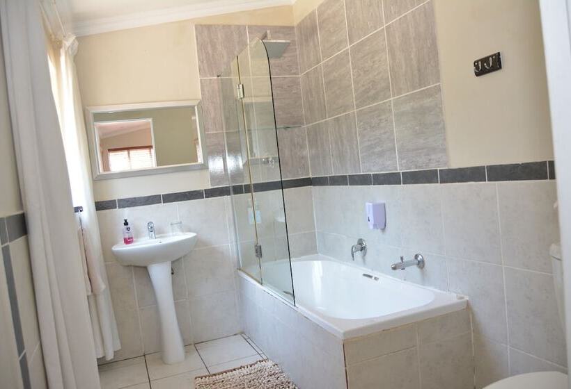 غرفة عائلية, Aero Airport Lodge