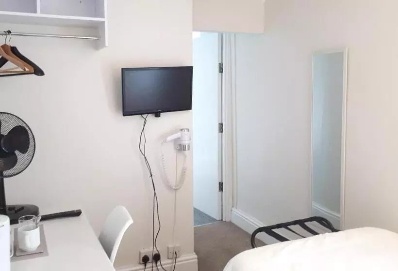 اتاق استاندارد یک نفره, Cambrian House