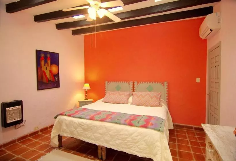 اتاق لوکس با تخت بزرگ, Casa De La Noche