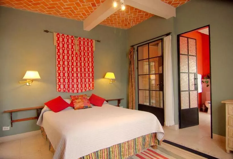اتاق لوکس, Casa De La Noche