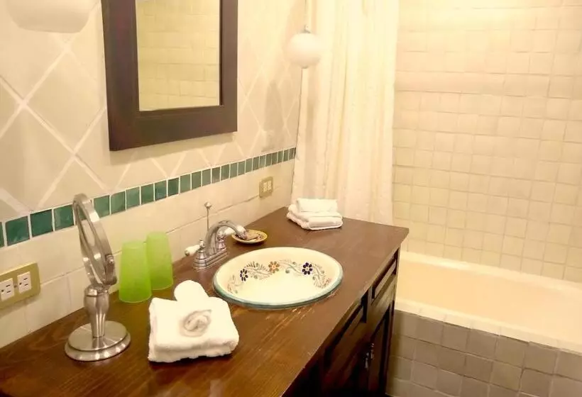 اتاق استاندارد چهار تخته, Casa De La Noche