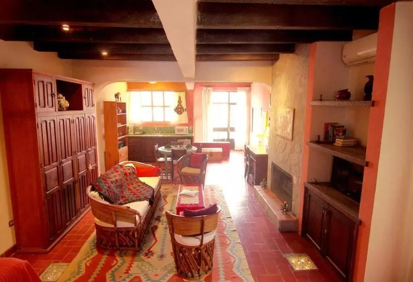 اتاق استاندارد چهار تخته, Casa De La Noche