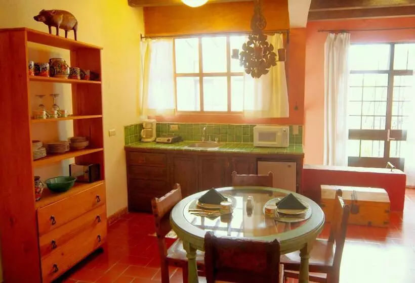 اتاق استاندارد چهار تخته, Casa De La Noche