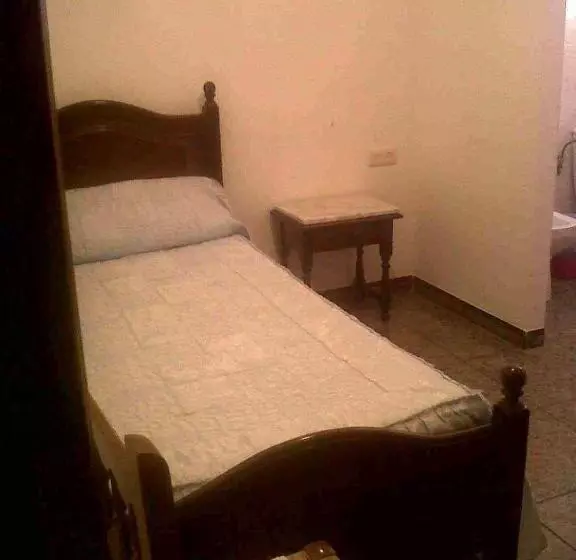 スタンダードルーム, Hostal Medina