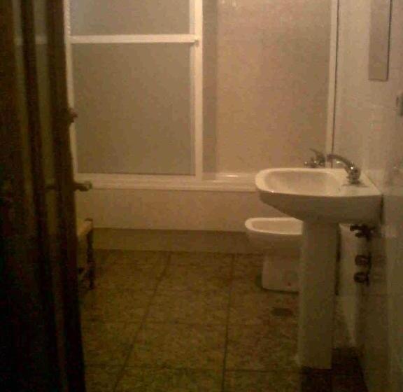 Номер Стандарт, Hostal Medina
