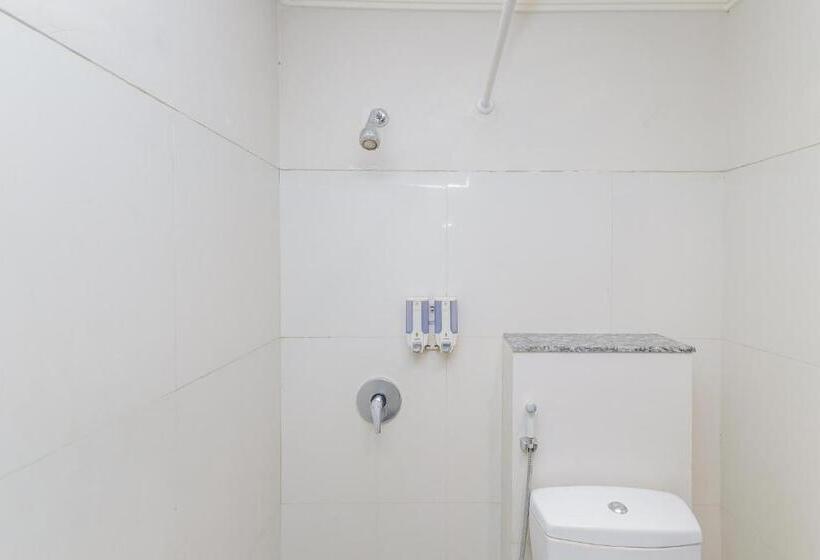 デラックスルーム, Urbanview Hotel Taman Suci Denpasar Bali