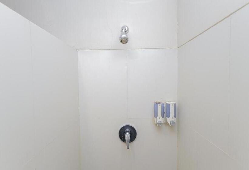 デラックスルーム, Urbanview Hotel Taman Suci Denpasar Bali