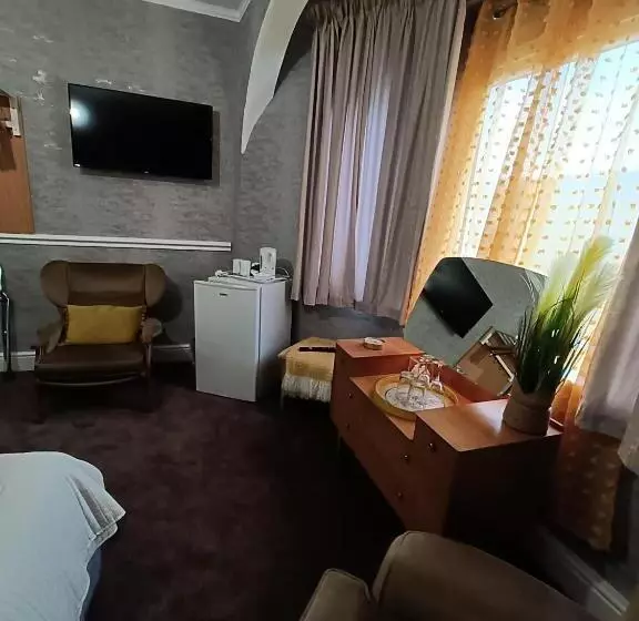 اتاق سوپریور با چشمانداز باغ, The Golden Sands