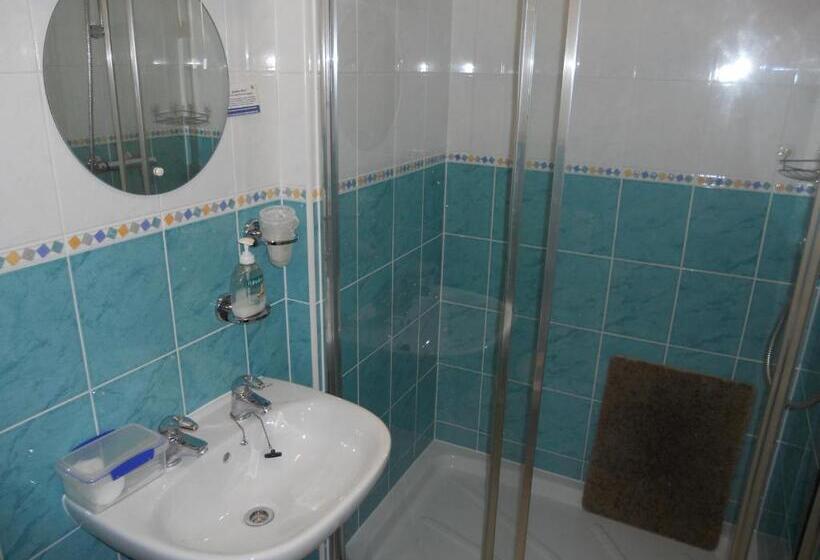 Стандартный Номер Нижний Этаж, The Gordon